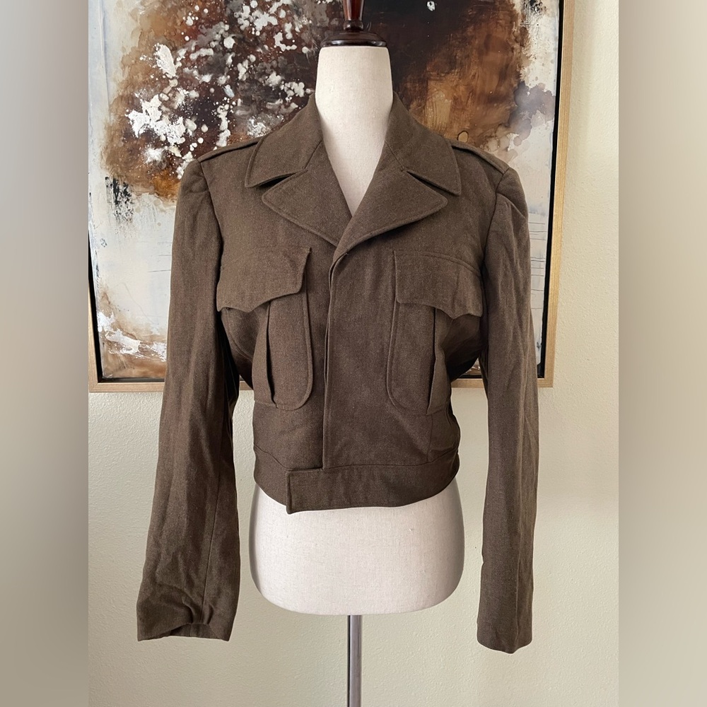 Vintage Eisenhower cropped field jacket WWll IKE size 34R - XS - S ~